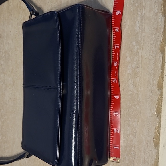 LIZ Claiborne Y2k Navy Blue Sholder Bag With magnetic Flap, EUC, Vegan Leather. - Picture 8 of 11